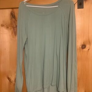 Gently worn lulu long sleeve, unknown style name